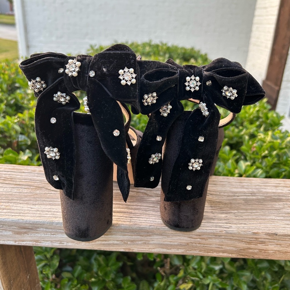 ANTONIO MELANI Black Velvet Heels with Bow and Embellishments Nicola Bathie